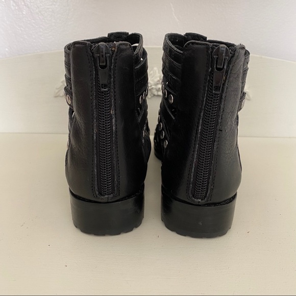 Dolce Vita Studded Toe Loop Gladiator Sandals - Picture 5 of 7